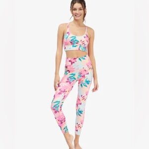 Roxy kaileo size M, Leggings & Sports Bra Set - Pink/Peach
